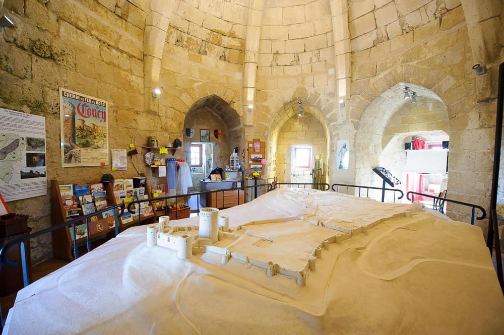 Coucy-le-chateau-tour-musee-Colin--3-